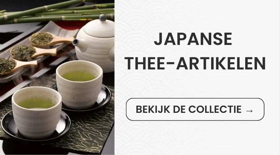 Witte keramische theepot met een subtiel getextureerd oppervlak en een kleine, donkergrijze knop op het deksel.