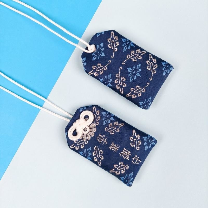 Omamori Bleu - Academisch succes