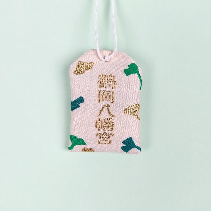 Omamori Gingko bladeren
