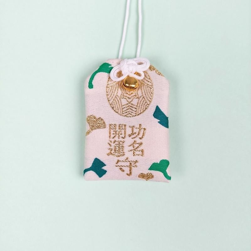 Omamori Gingko bladeren