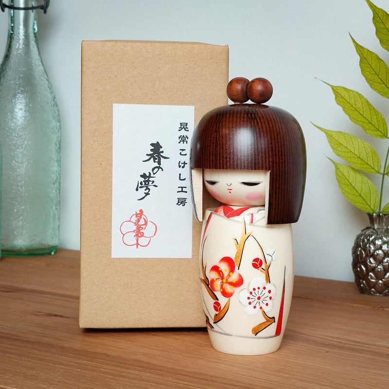 Traditionele Kokeshi pop