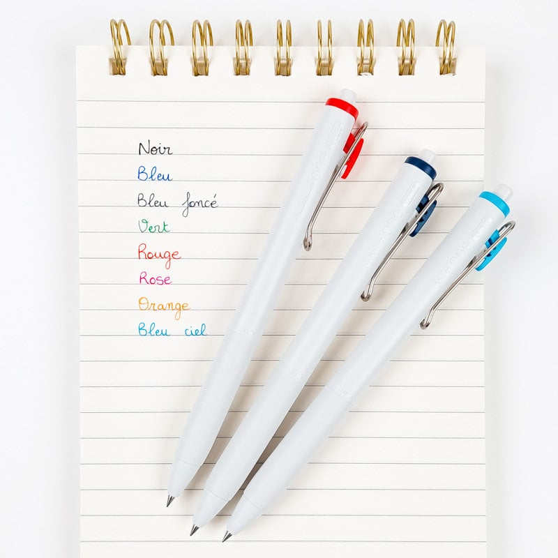 8 Uni-Ball Gelpennen